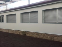 panel que colocamos en fachada de patios de un colegio 2